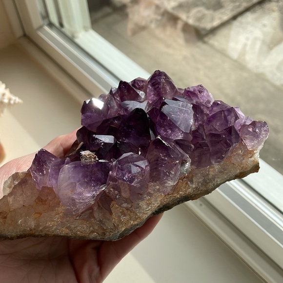Beautiful Amethyst Cluster from Uruguay over 2 pounds- Reiki- Meditation- Decor - Picture 3 of 8